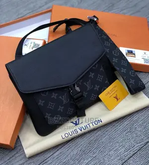 LOUIS VUITTON Original Crossbody Bags Available in Store
