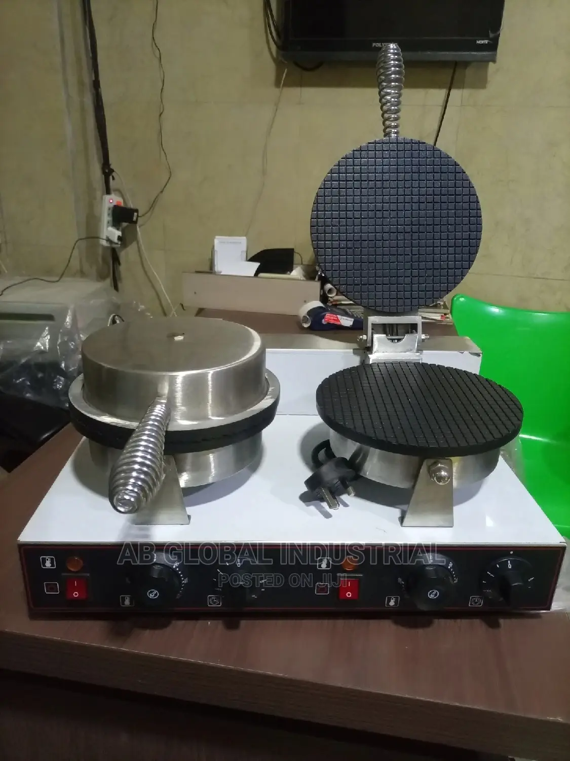 Waffle Maker Double (Eletric)