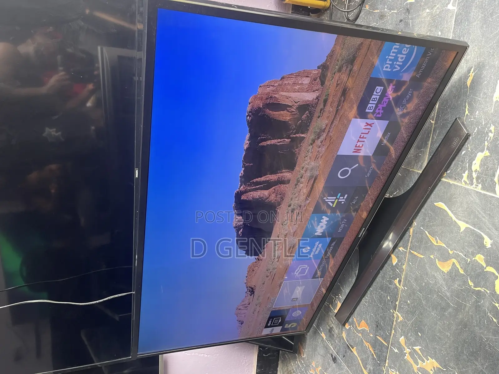 40” Samsung Uhd HDR With Netflix Youtube Mirrorcast Ect