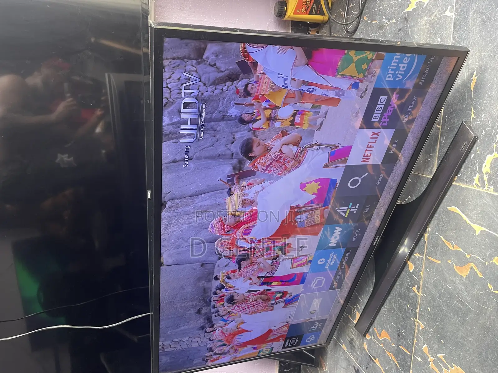 40” Samsung Uhd HDR With Netflix Youtube Mirrorcast Ect