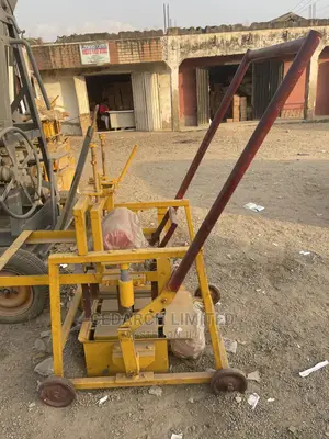 Egg Layer Block MOULDING Machine