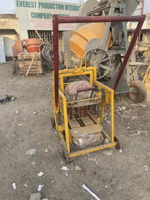 Egg Layer Block MOULDING Machine