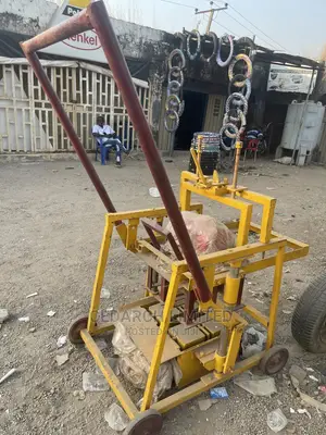 Egg Layer Block MOULDING Machine
