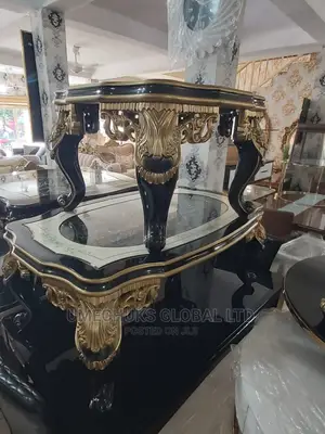 Royal Centre Table With Sides Stools