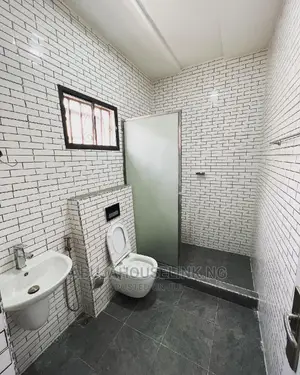 3bdrm Bungalow in Efab Queens Estate for sale