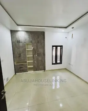 3bdrm Bungalow in Efab Queens Estate for sale