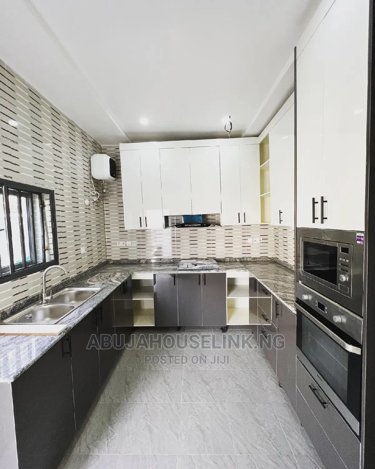 3bdrm Bungalow in Efab Queens Estate for sale