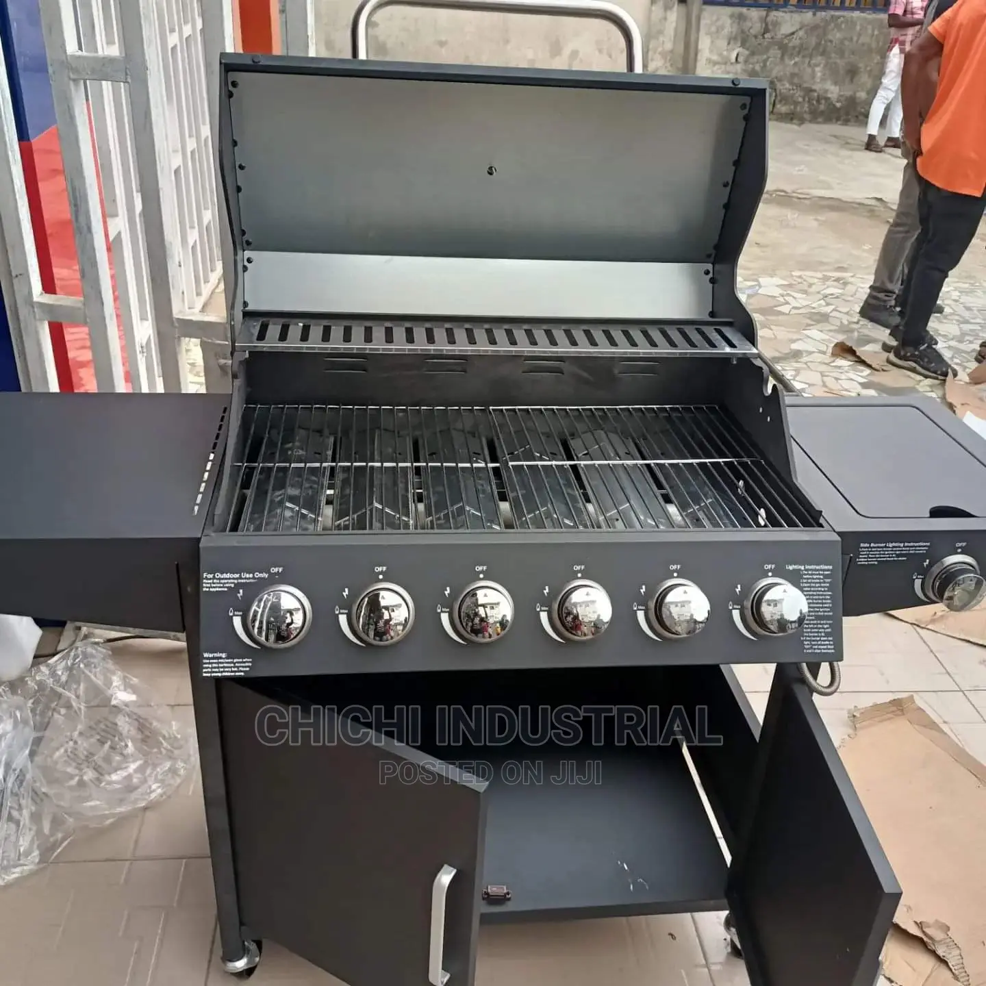 Barbecue Grill Six Burner With Side Stove