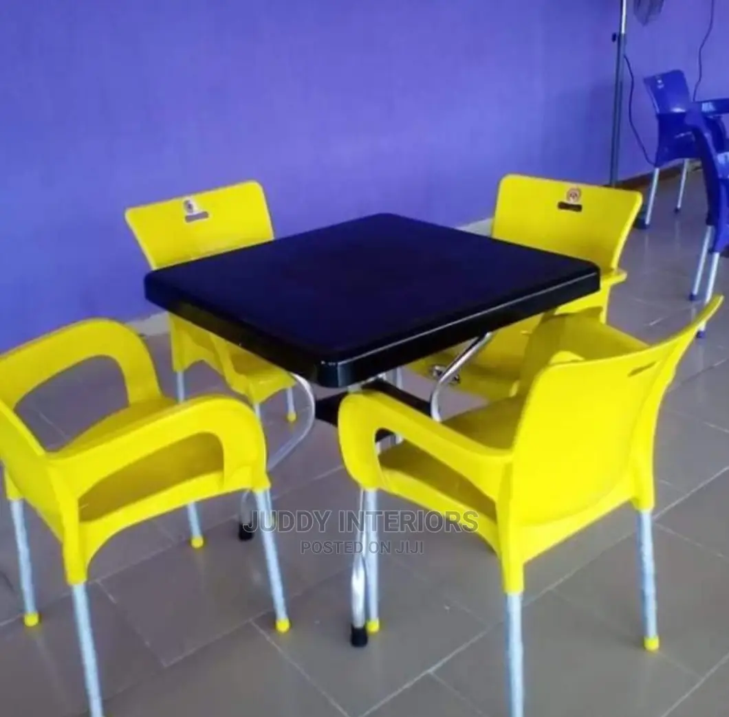 Restaurant Plastic Table Set