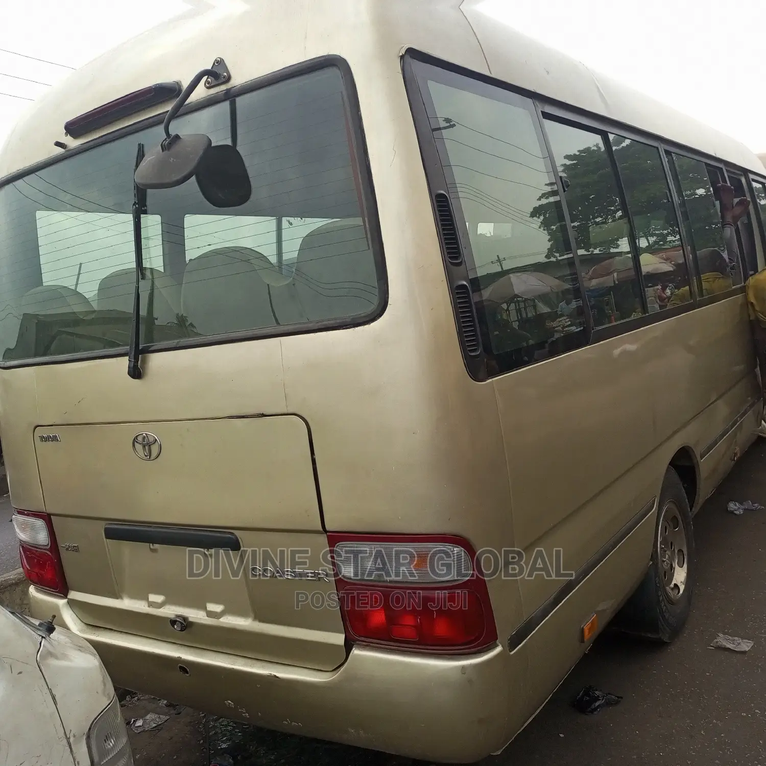 Toyota Coaster 2014 Gold