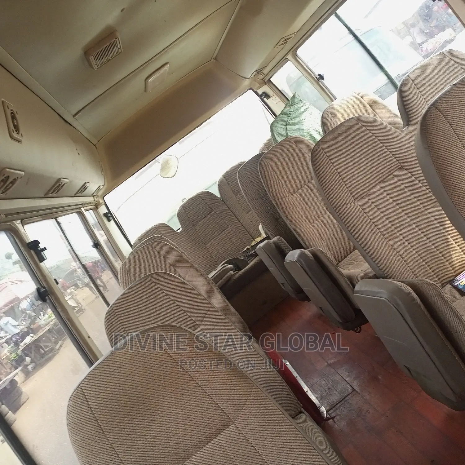 Toyota Coaster 2013 Gold