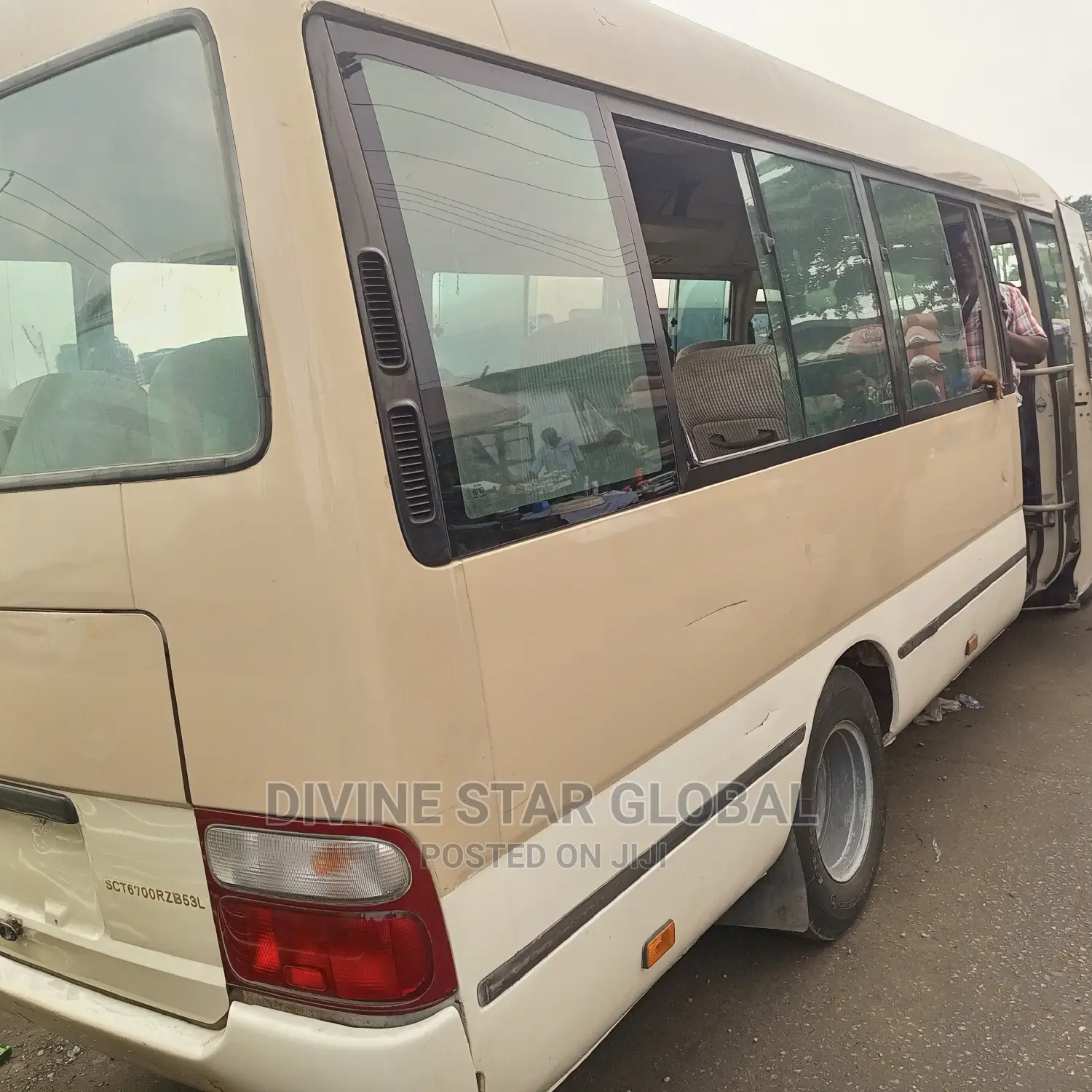 Toyota Coaster 2013 Gold