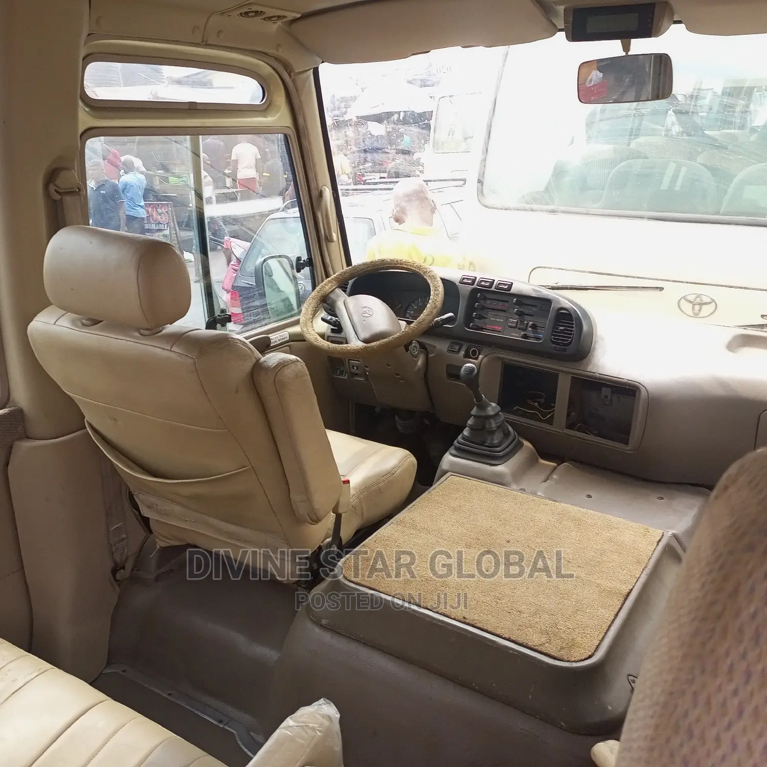 Toyota Coaster 2013 Gold
