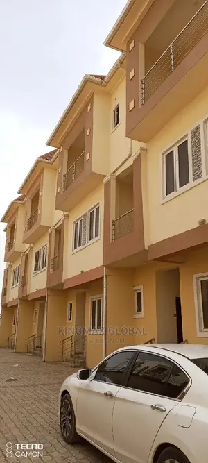 5bdrm Townhouse/Terrace in Jahi for sale