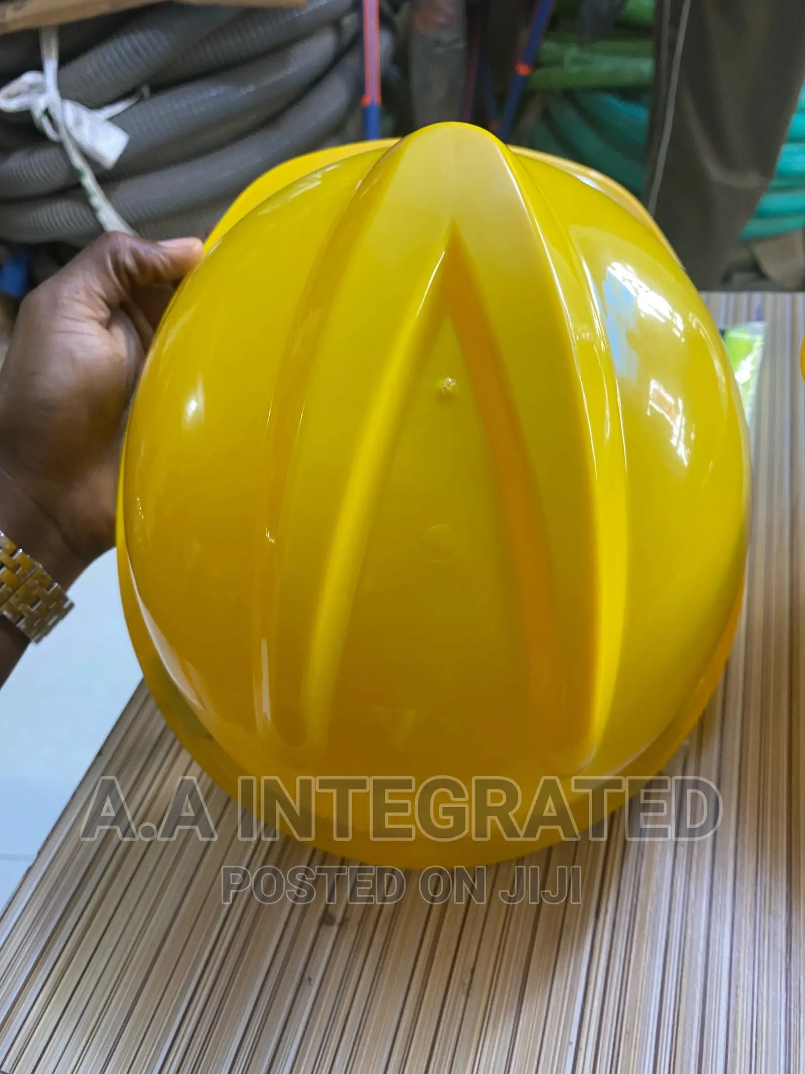 Helmet V-guard