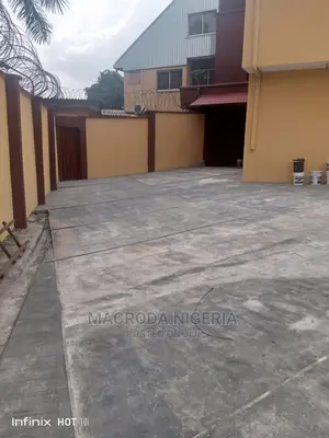 6bdrm House in Mobolaji Bank, Ikeja for rent