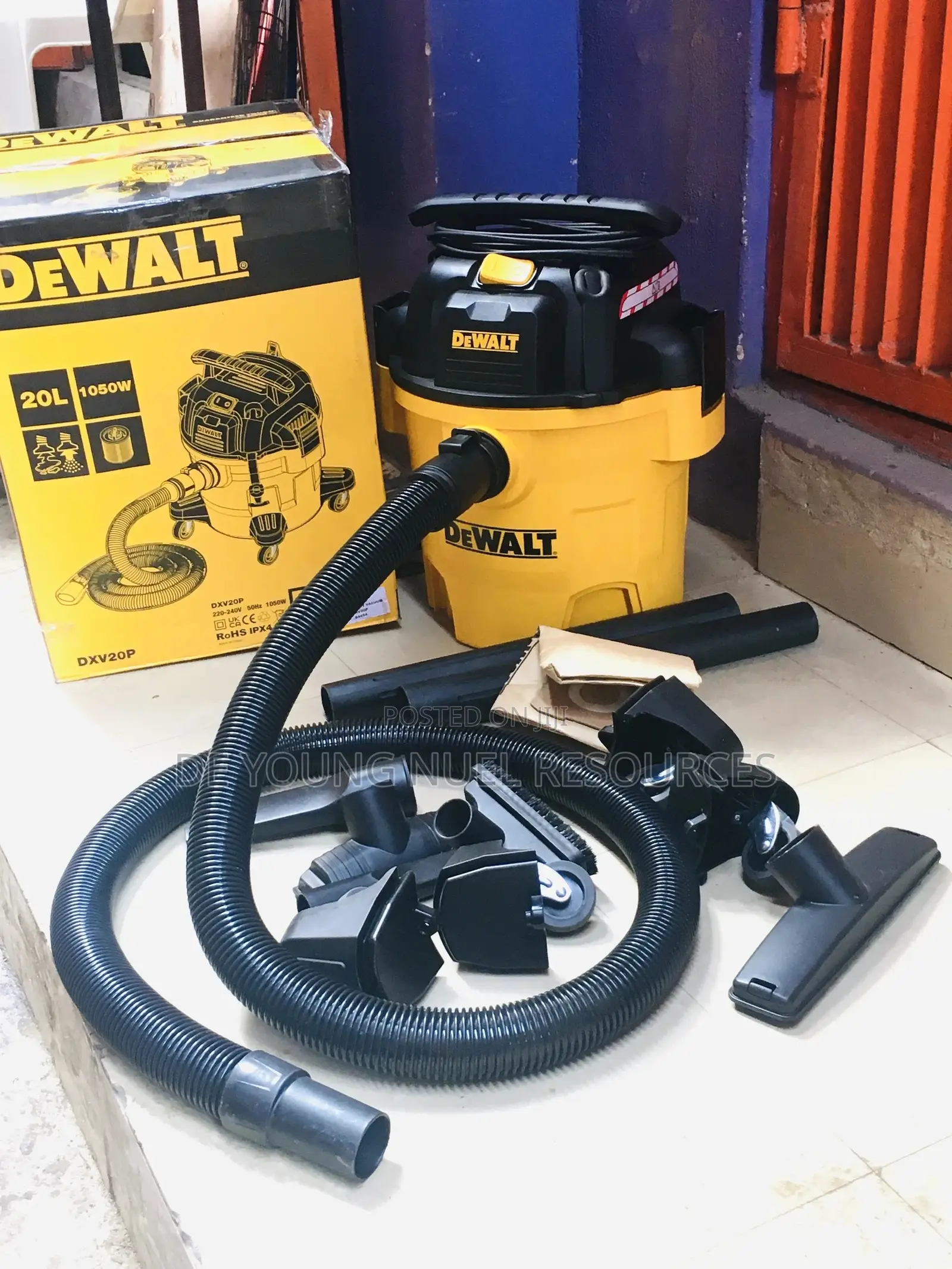DEWALT Vacuum Cleaner 20L