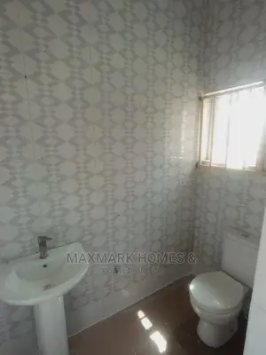 3bdrm Block of Flats in Unity Estate, Badore for sale