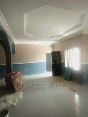 3bdrm Block of Flats in Unity Estate, Badore for sale