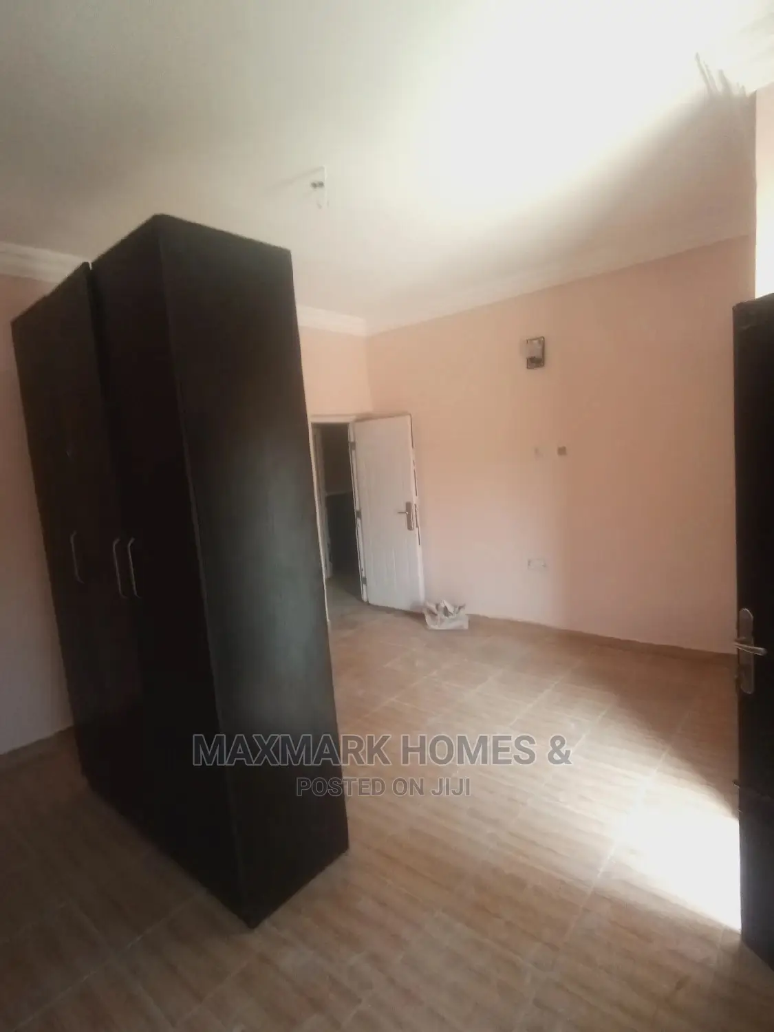 3bdrm Block of Flats in Unity Estate, Badore for sale