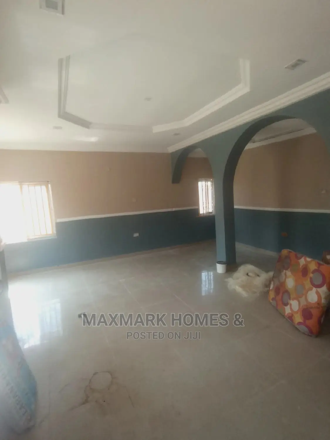 3bdrm Block of Flats in Unity Estate, Badore for sale
