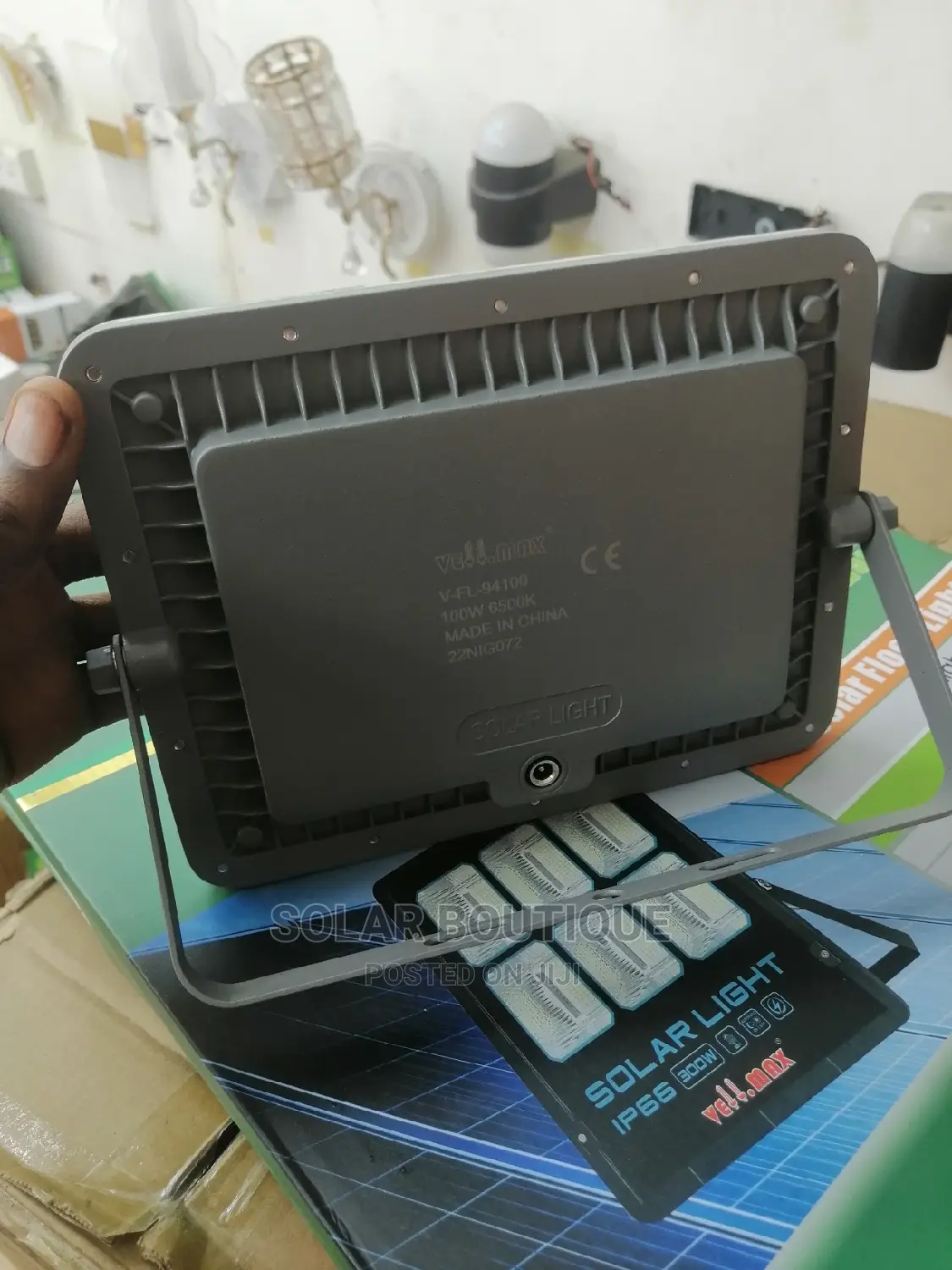 100w Vellmax Solar Flood Light