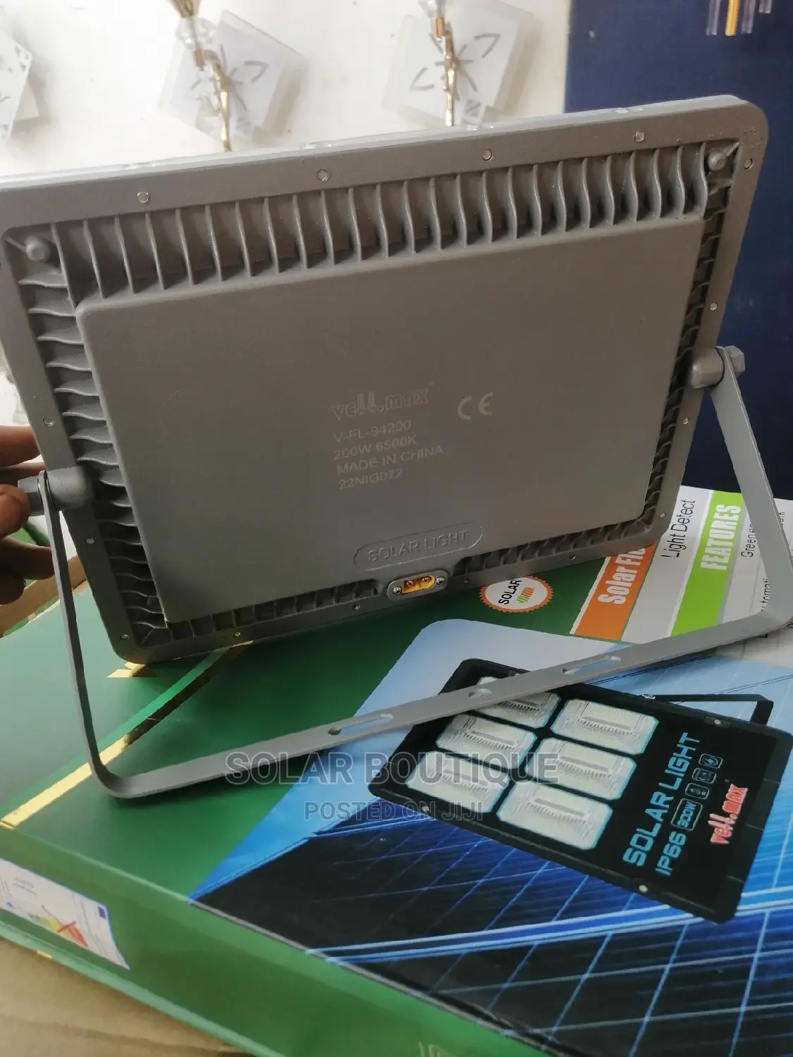 100w Vellmax Solar Flood Light