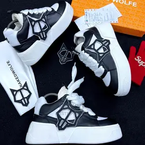 Original Quality Sneakers Black an White/ Blue an White