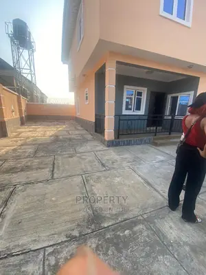 5bdrm Duplex in Magodo Gra for rent