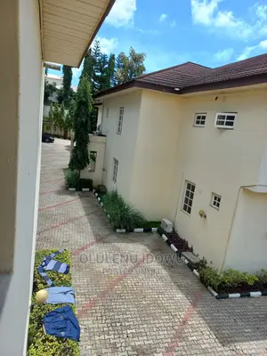Furnished 5bdrm Duplex in Alimosho for Sale