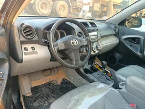 Toyota RAV4 3.5 2011 Brown