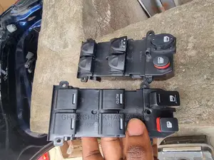 Pressing Button 2007 CR-V