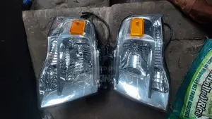 Headlamp Ford Expedition 2008
