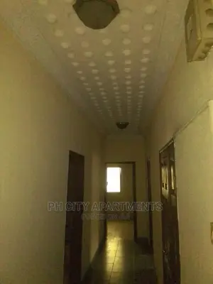 3bdrm Block of Flats in Cocaine Village,, Port-Harcourt for rent