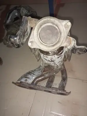 Toyota 2.7 Camry Catalyst Manifold Side Sensor 4plug.