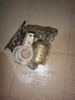 Toyota Camry 2.7 V6 Catalyst Manifold Exhaust Pot.
