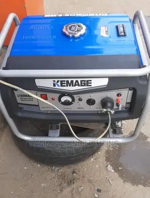 Kemage 230V Manual Start Gasoline Generator.