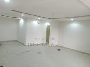 3bdrm Block of Flats in Wuye for rent