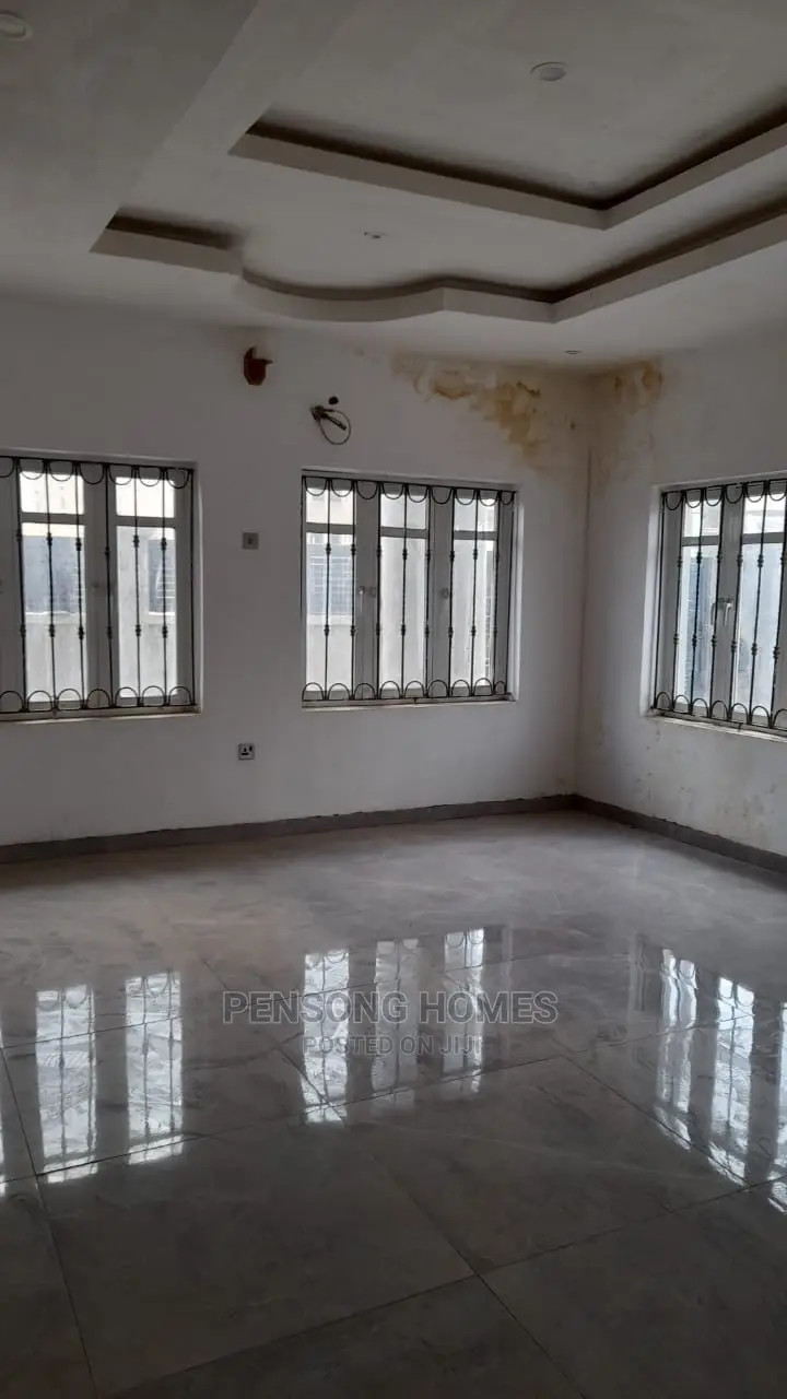 2bdrm Block of Flats in Magboro, Obafemi-Owode for Sale