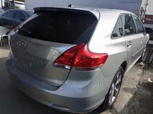 Toyota Venza AWD 2010 Silver