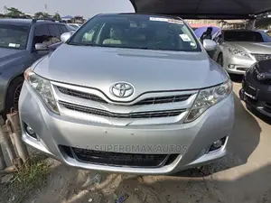 Toyota Venza AWD 2010 Silver