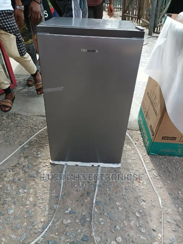 Brand New HISENSE Table Top Refrigerator/External/Silver/