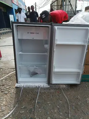 Brand New HISENSE Table Top Refrigerator/External/Silver/