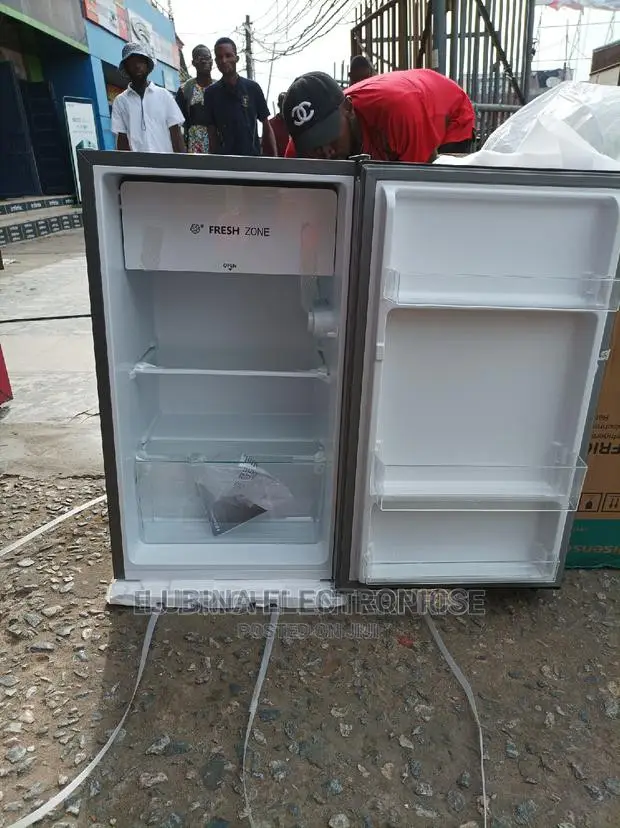 Brand New HISENSE Table Top Refrigerator/External/Silver/