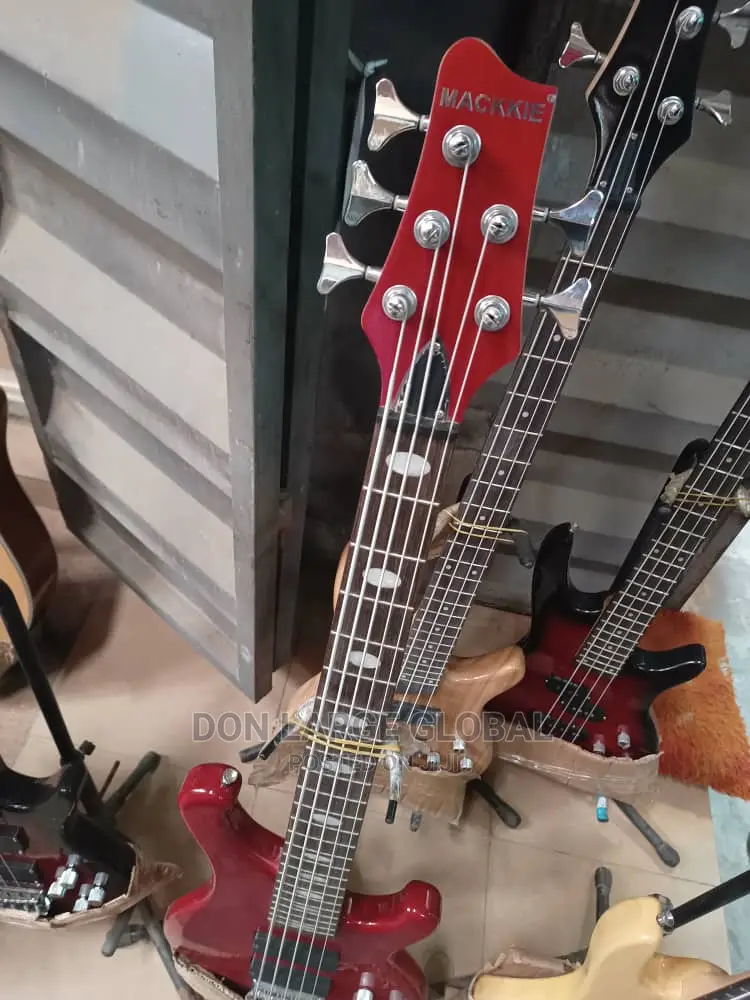 Mackie Original 5 String Bass Guitar in Ojo Musical Instruments