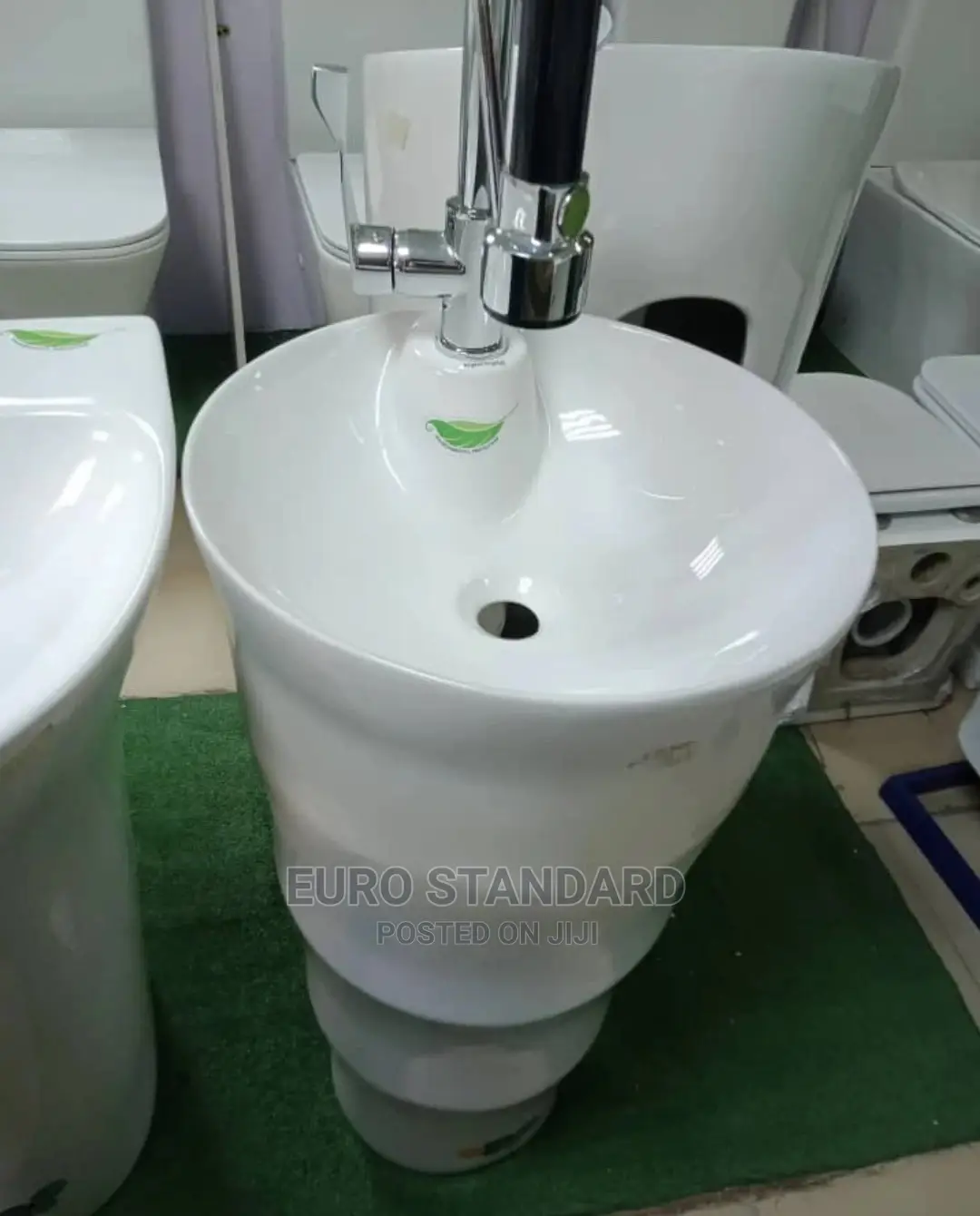 Stylish Oval Shape Hand Wash Basin