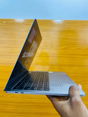 Laptop Apple MacBook 2018 16GB Intel Core I7 SSD 512GB