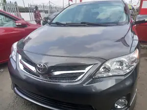 Toyota Corolla 2010 Gray