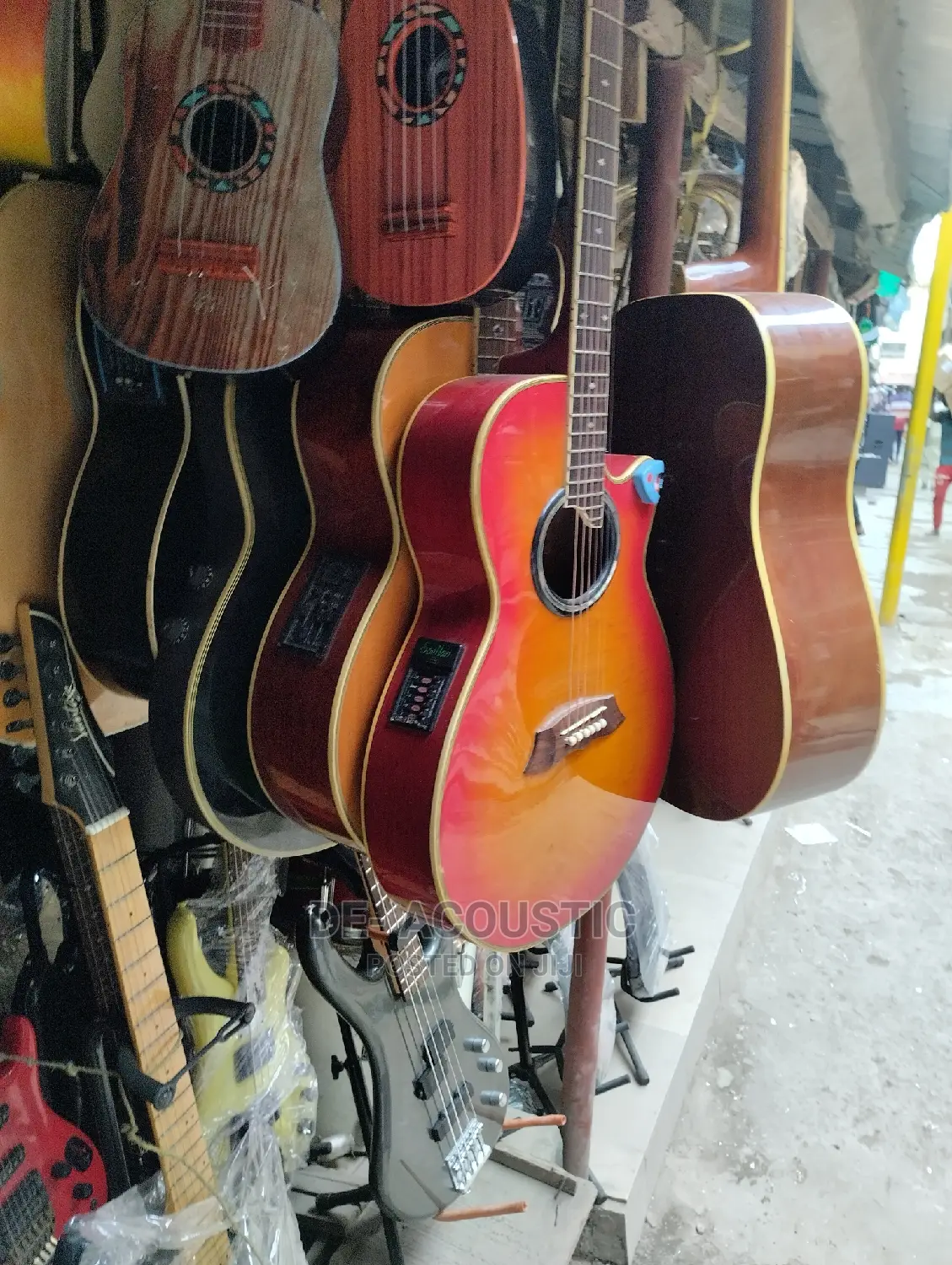 Acoustic Guitars at Wholesale Prices
