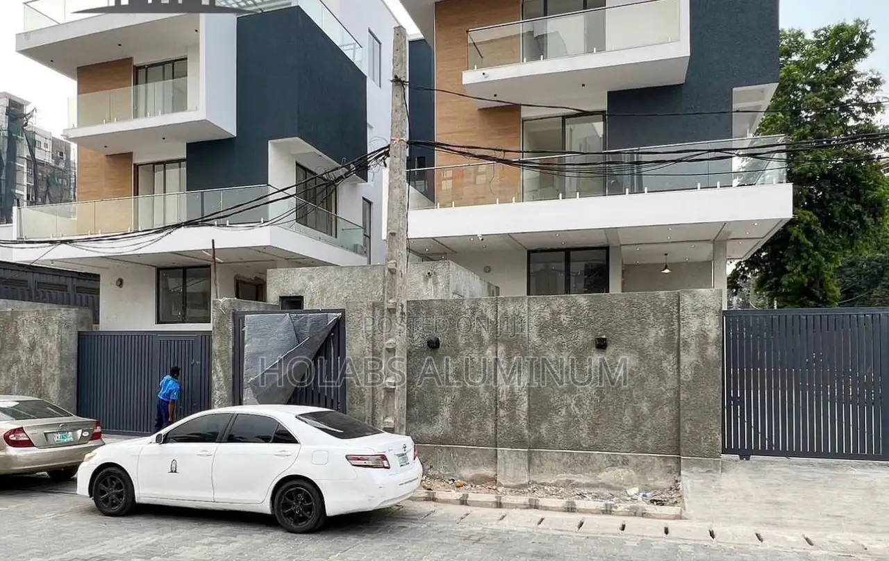 Glsss House Rails